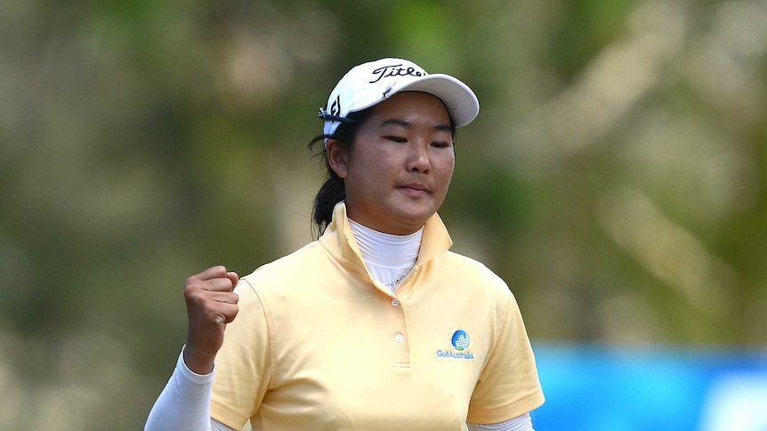 Su Hyun Oh celebrates eagle