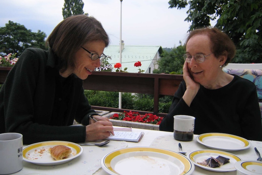 Susan Faludi interviewing Stefánie in 2008.