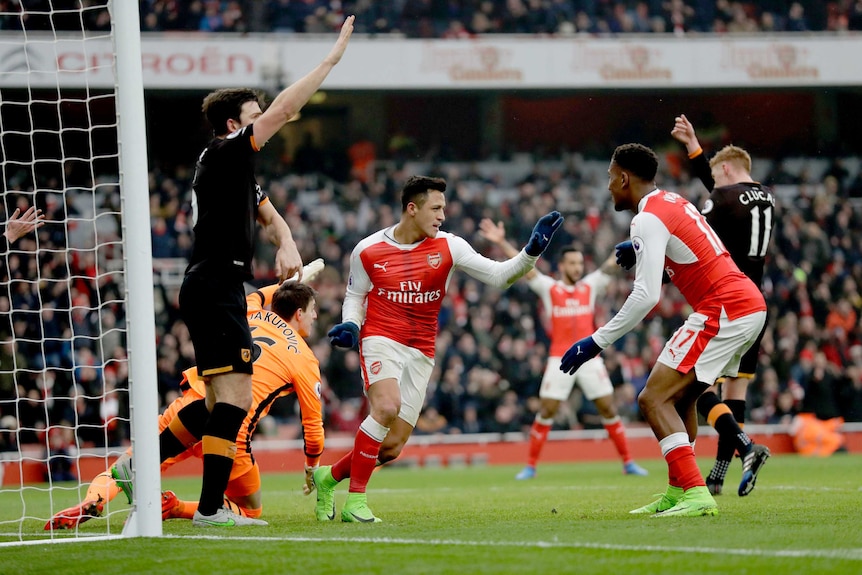 Alexis Sanchez scores against Hull