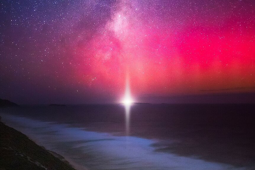 Amateur Hd Beach Nude - Photographers capture aurora australis phenomenon in WA's Albany and  Northam - ABC News