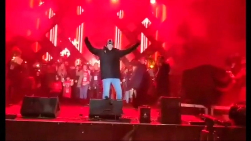 Mayor of Polish city stabbed on stage