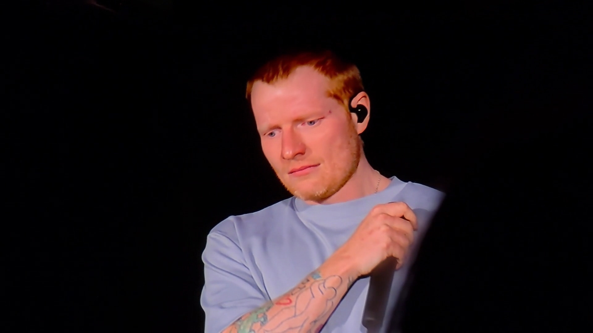 VIDEO: Ed Sheeran addresses Macklemore controversy during solo concert in Philadelphia - ABC News & Headlines – Australian Broadcasting Corporation