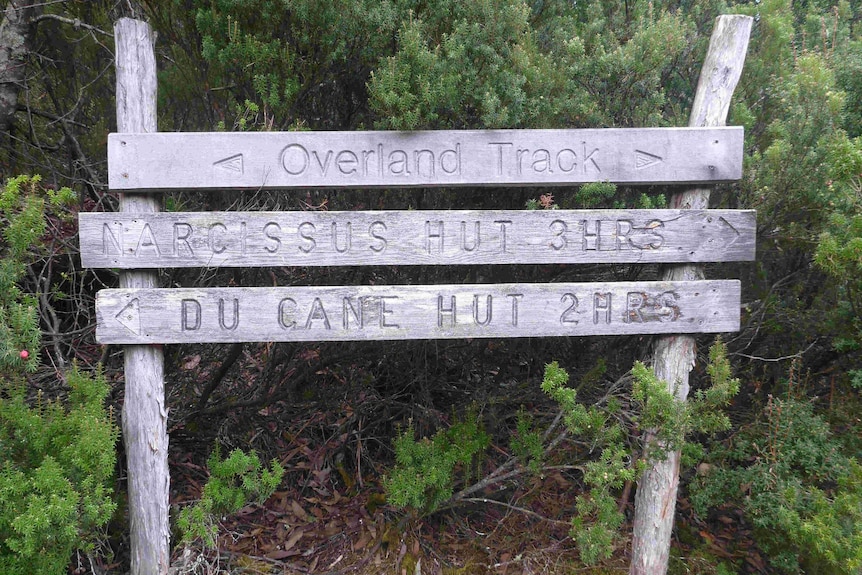 Overland track signage at Cradle Mountain