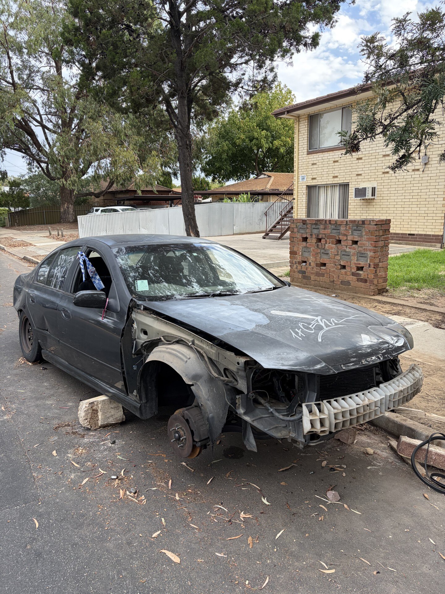 Dumped Devon Park Ford attracts opportunistic thieves for 3 weeks - ABC ...