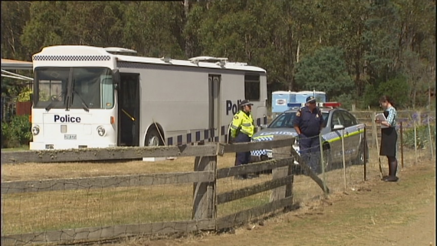 Police at a farm at Pelham in the Derwent Valley