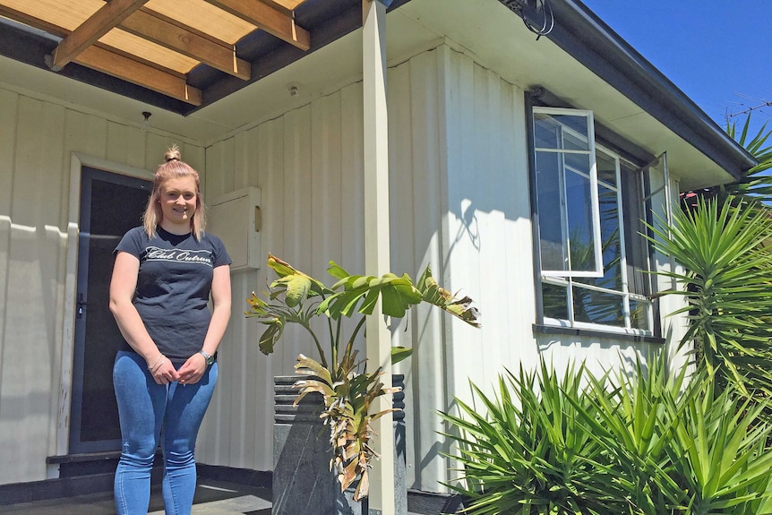 Hairdresser in her front yard in Morwell