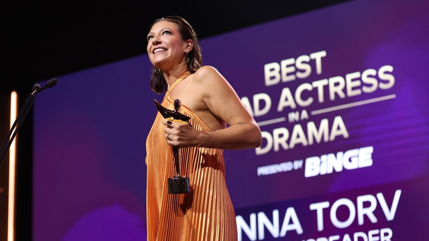 Lauréats des AACTA Awards : Talk to Me et The Newsreader gagnent gros, Margot Robbie reconnue comme pionnière