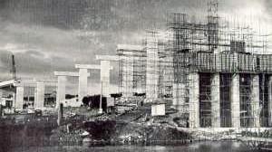 Tasman Bridge under construction in May 1961