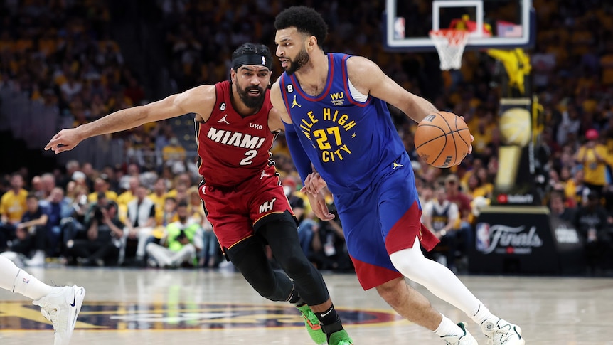 NBA: Miami Heat surpreende Denver Nuggets e vence jogo fora de