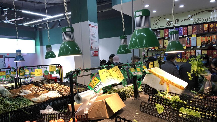 1月23日早晨武汉超市的蔬菜区