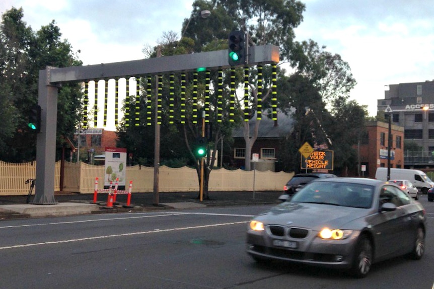 Gantry near Montague Street bridge