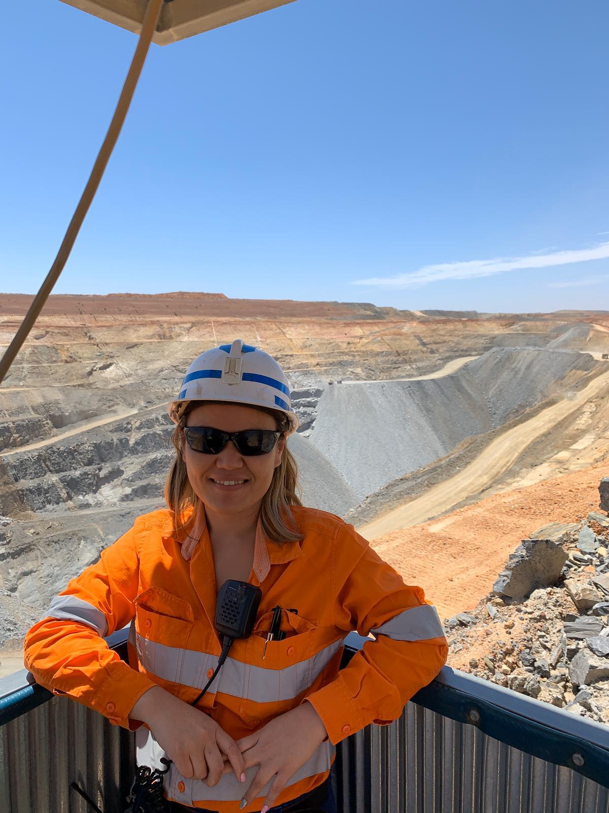 Tiga Perempuan Indonesia Berbagi Cerita Soal Bekerja Di Tengah Pertambangan Australia Barat Abc News