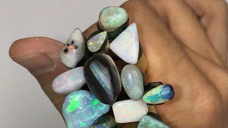 Raw opal