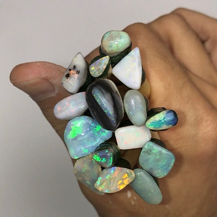 Raw opal