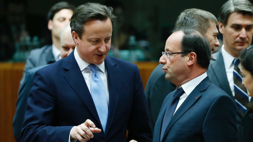 David Cameron speaks to Francois Hollande