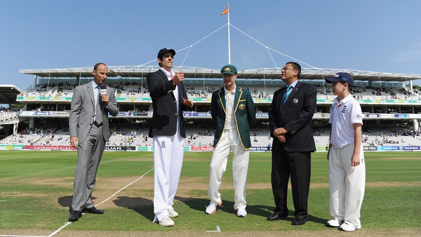 Cook wins the toss at Lord's