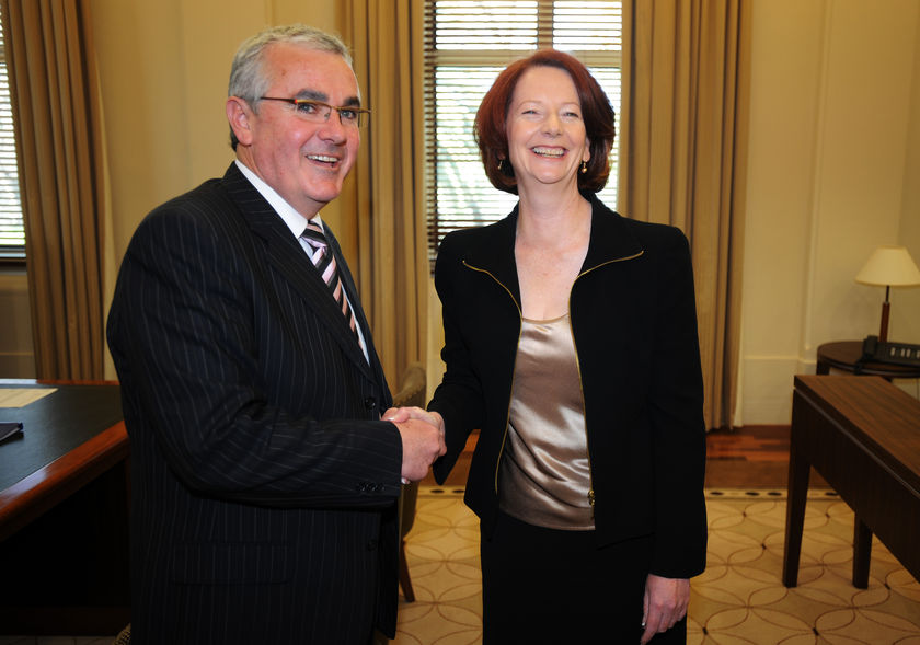Andrew Wilkie meets Julia Gillard in Melbourne