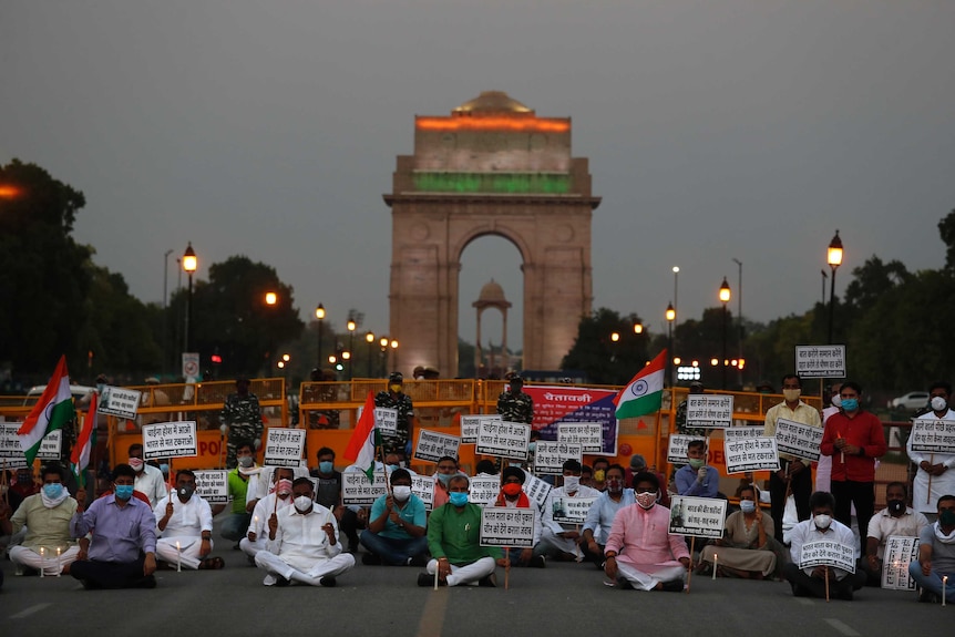 印度国内爆发游行示威。