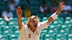 Shane Watson claims wicket of Younis Khan, SCG