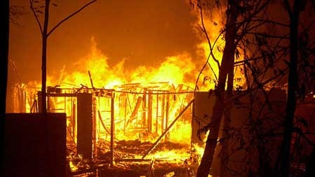 Canberra: The 2003 firestorm killed four and destroyed almost 500 houses (file photo).