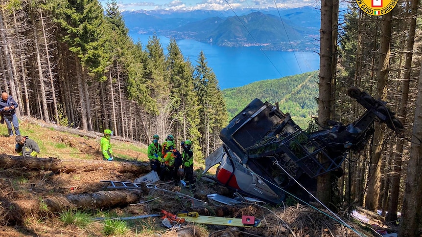 Mountain cable car plunges to the ground in Italy, killing 14