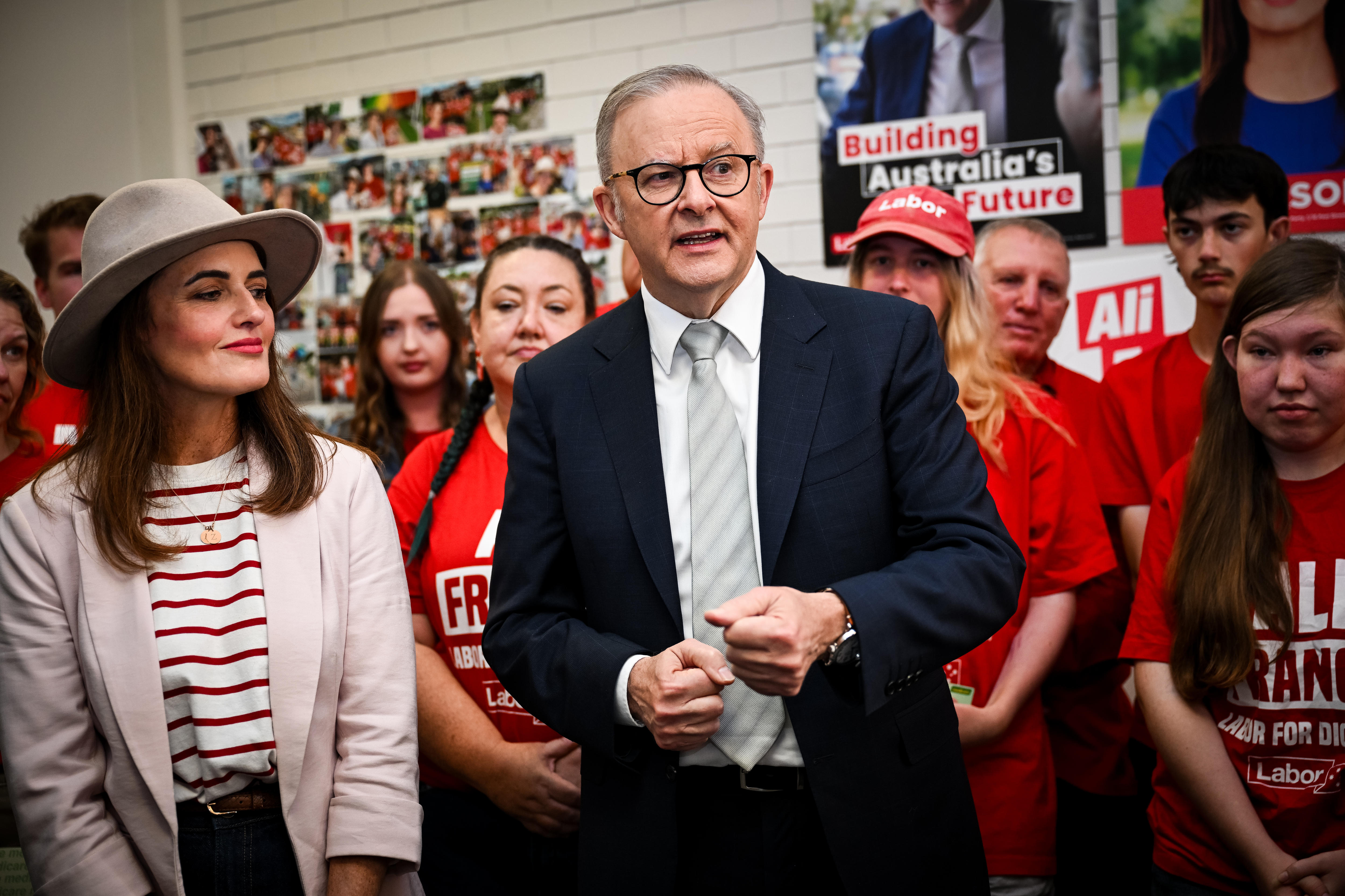 Anthony Albanese speaks at Ali France's campaign headquarters