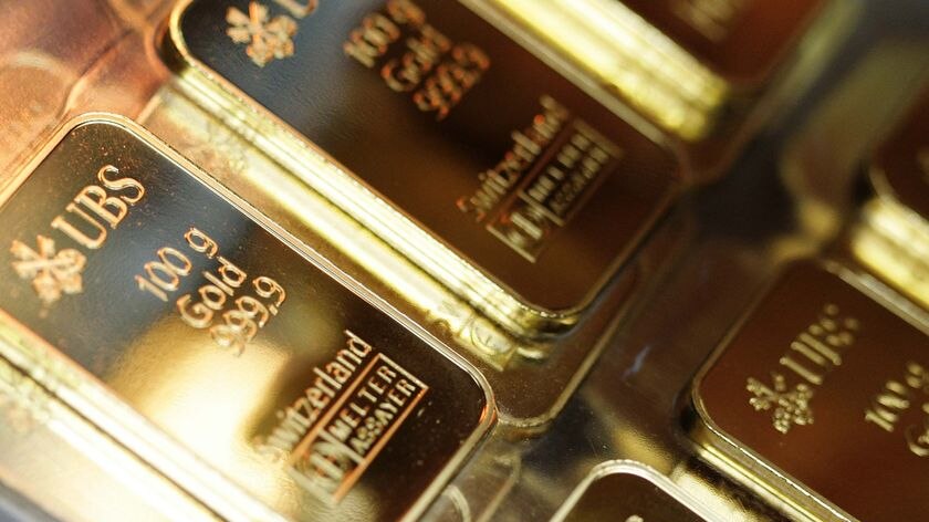 Gold bars engraved with the logo and name of the Swiss bank UBS