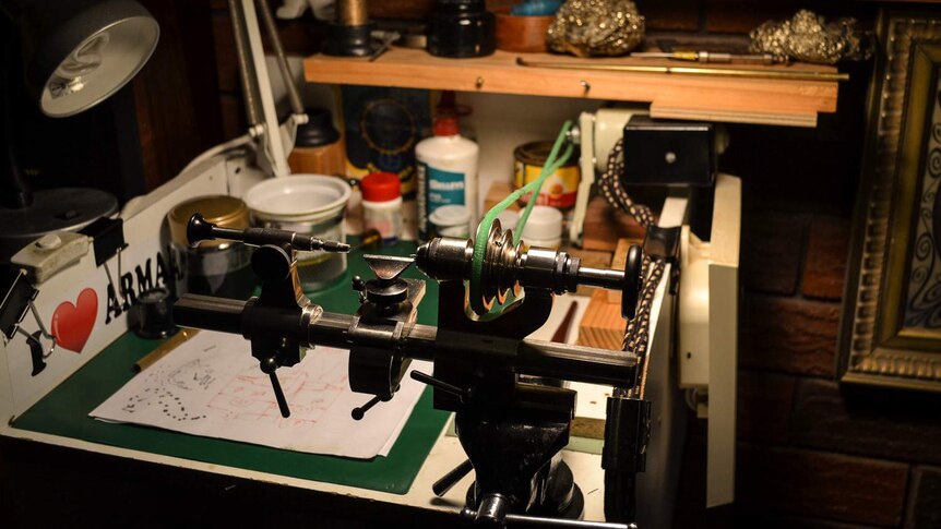 Günter Best's lathe in his workshop