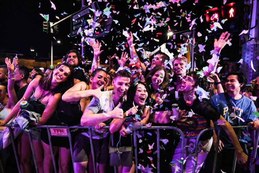 crowds and confetti harriet tatham