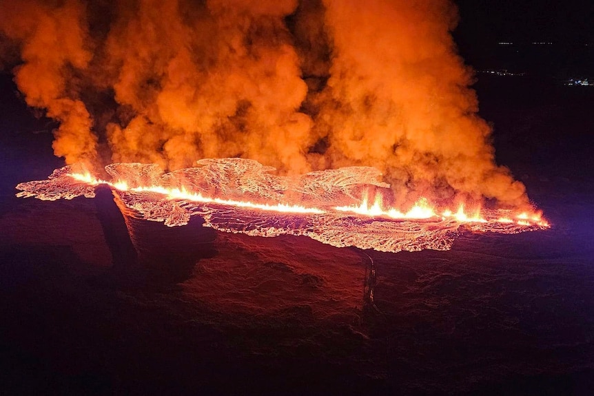 A night view of aburning lava.