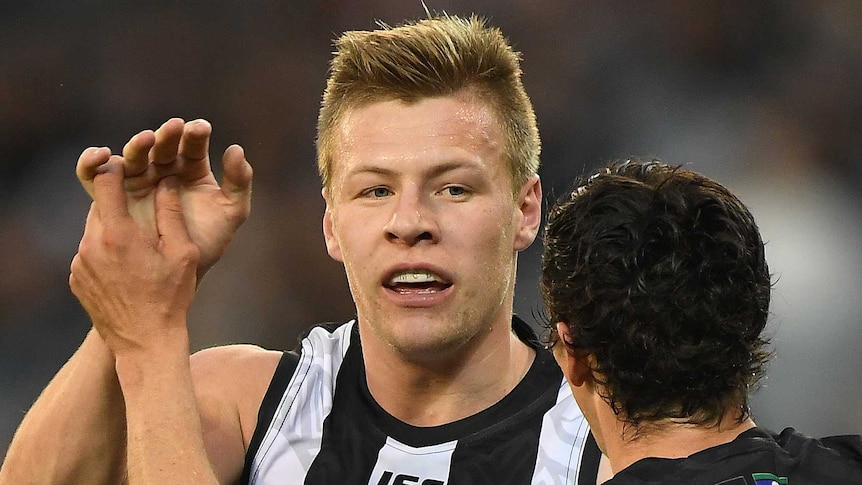 Jordan de Goey felicitó tras patear gol contra Fremantle