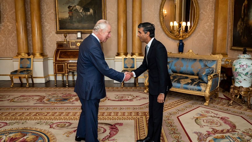 Rishi Sunak officially British prime minister after meeting with