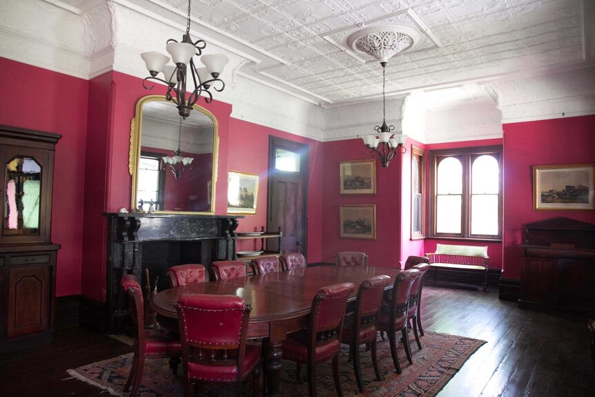 A grand 1800s dining room