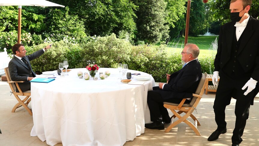 莫里森和马克龙在法国爱丽舍宫共进晚餐。
