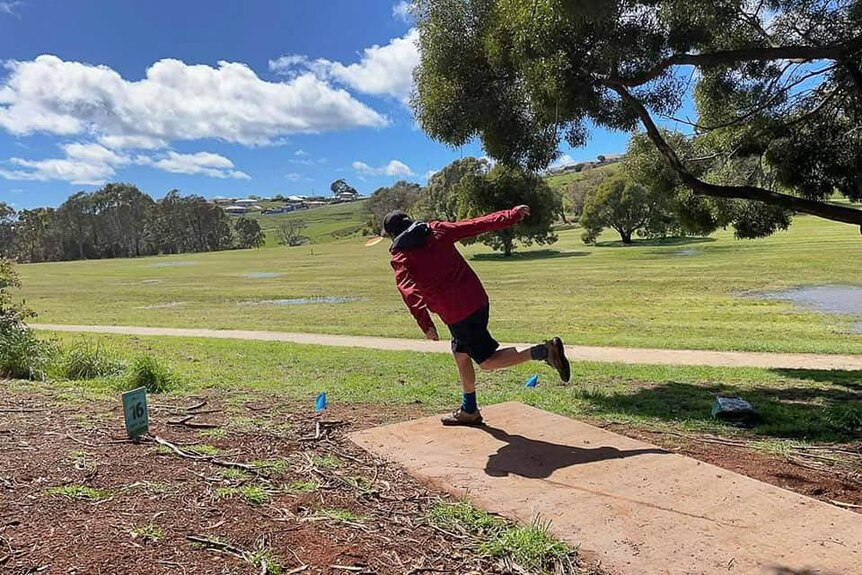 Tasmania's new disc golf tour rolls on to Burnie and the Crayfish Cup