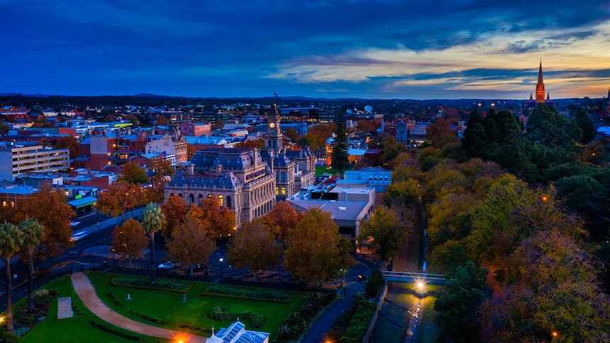 drone shot of bendigo city with a blue sky relaxing sky