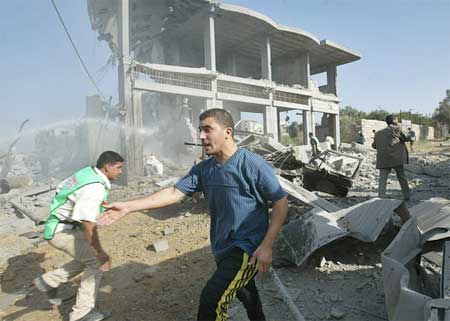 Air strikes in Gaza kill three - ABC News
