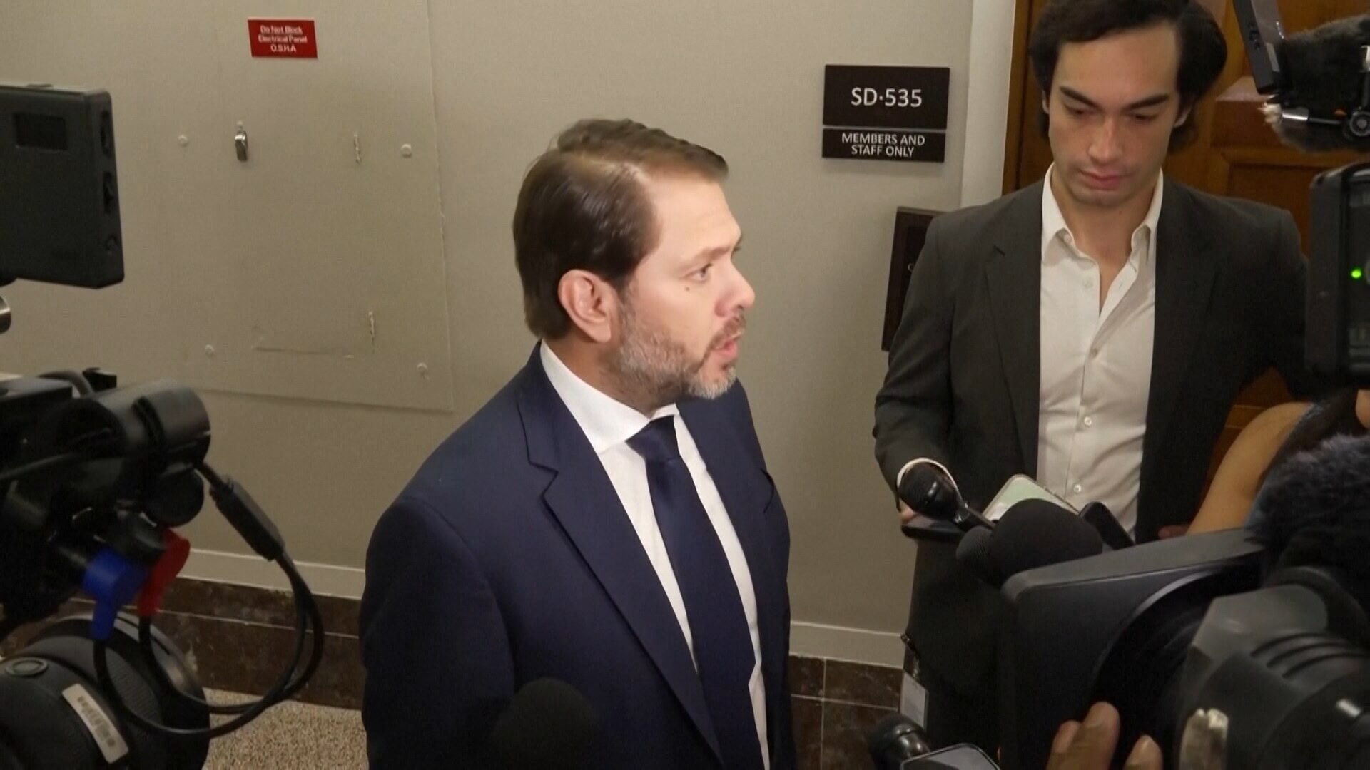 VIDEO: US Senators respond to Donald Trump's threats to demolish Kennedy Center. - ABC News & Headlines – Australian Broadcasting Corporation