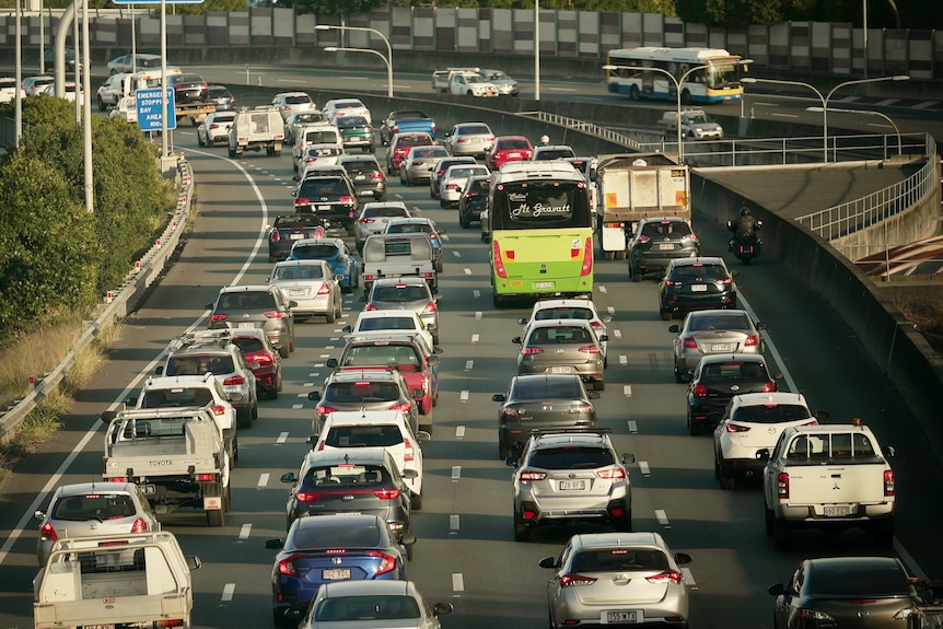 Busy afternoon traffic on the M1 Pacific Motorway heading southbound out of Brisbane.