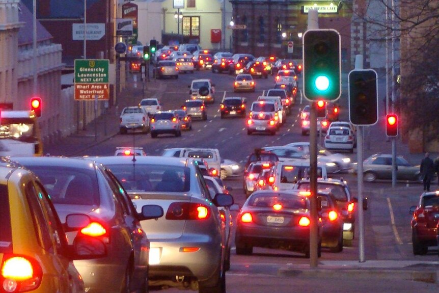 Car lights on Macquarie Street