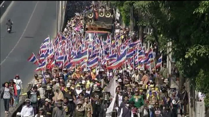 Thai protesters vow to continue until government is gone