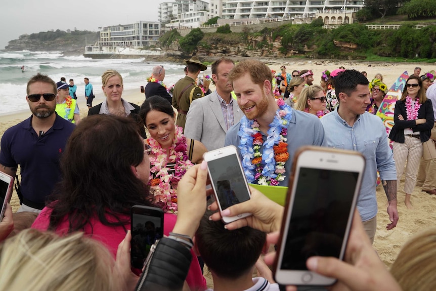 Fans snap pics of the couple