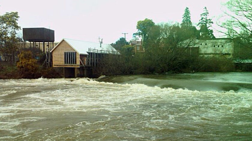 Meander River, Deloraine, water level rising.