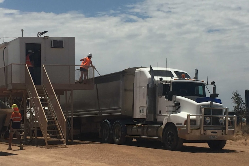 Graingrowers test their barley crops at Ouyen in Victoria