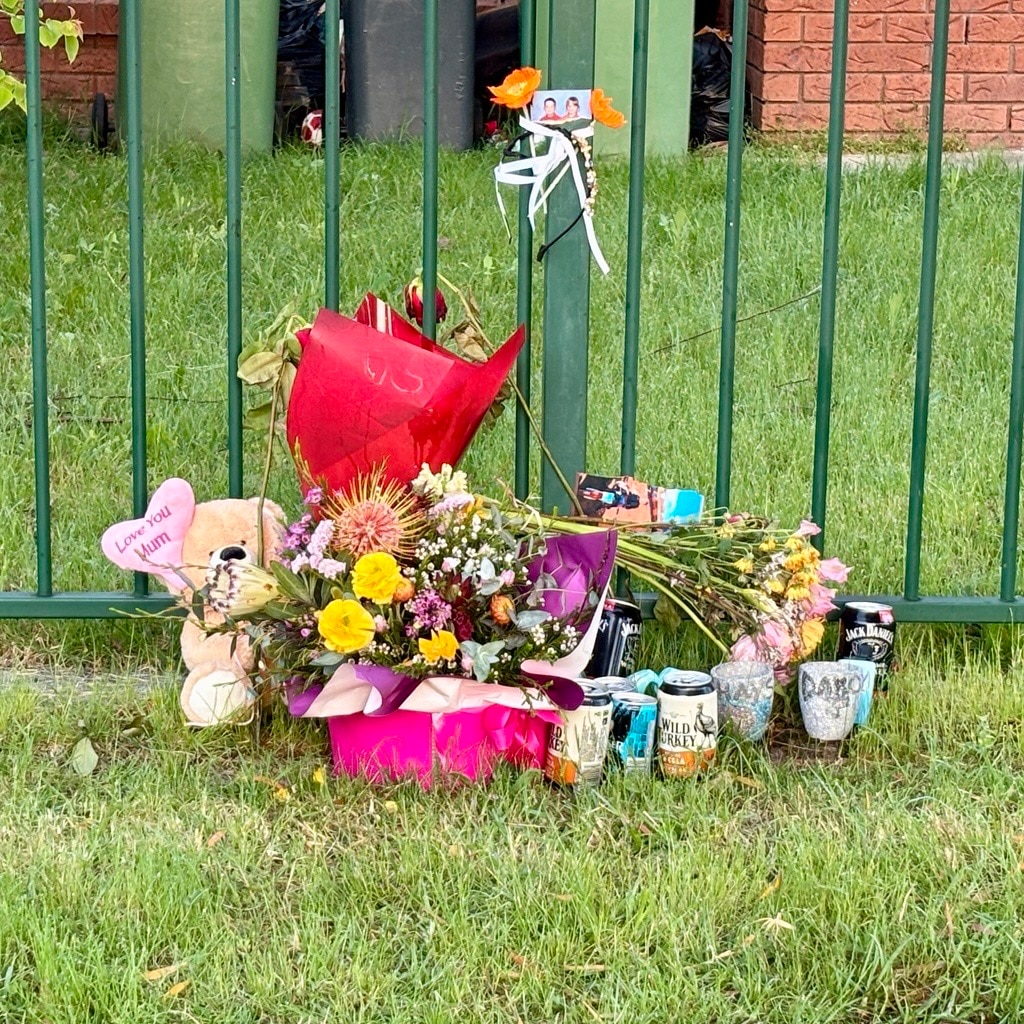 Man in 20s dies after being stabbed in neck in North Albury