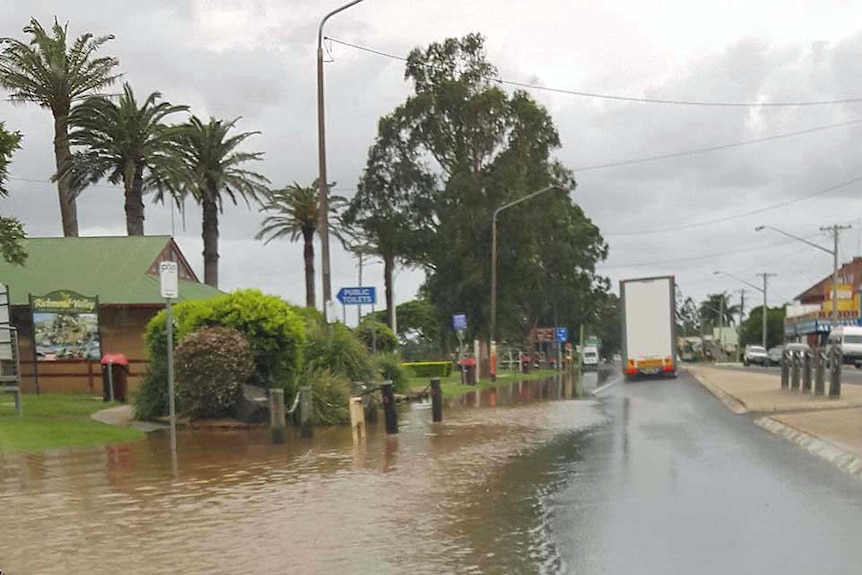 A photo from the road en route to the gold coast through floodwaters
