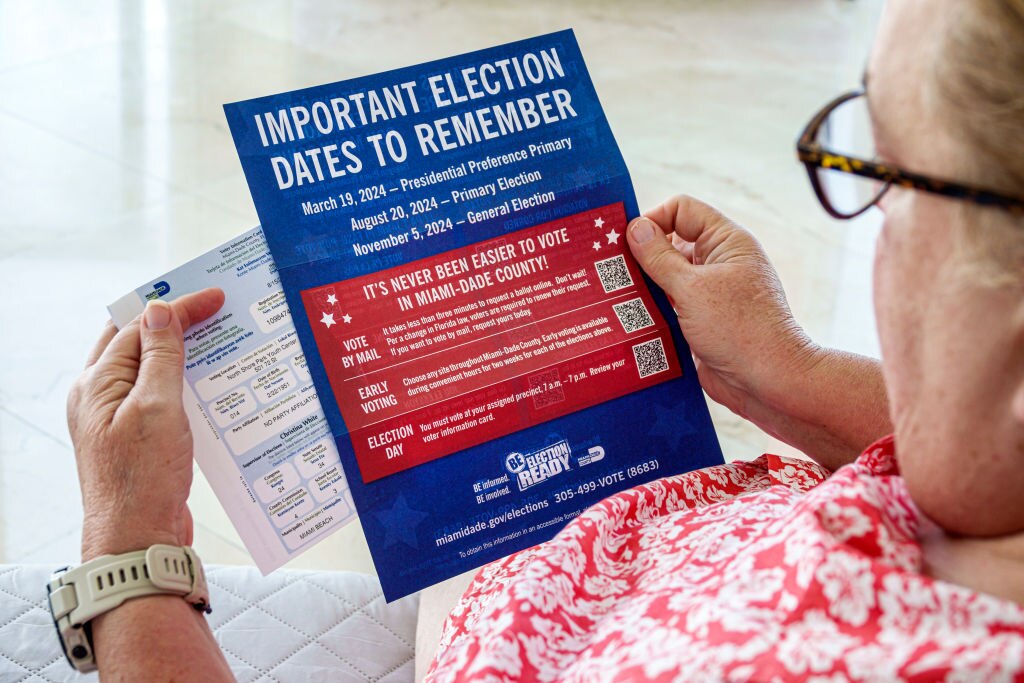 Both sides court Latino voters in countdown to US elections - ABC listen