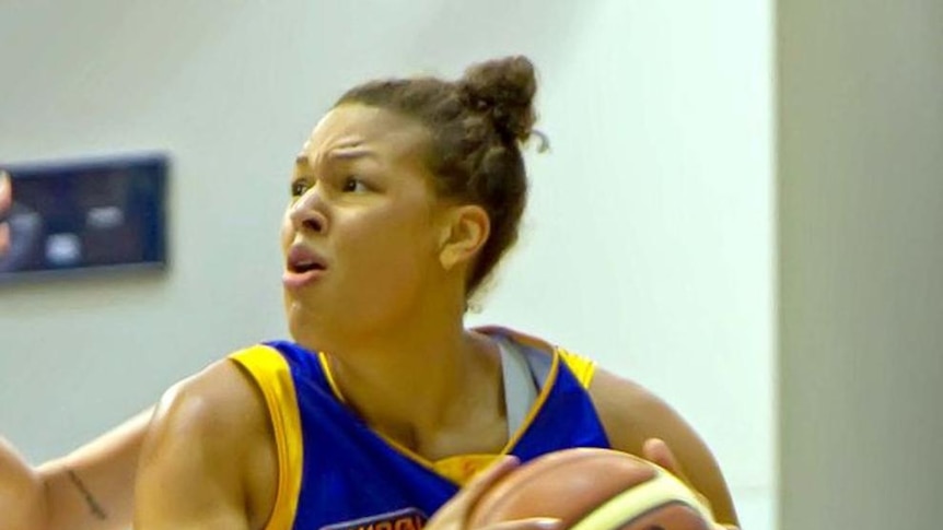 Star performer ... Liz Cambage had a big afternoon for Bulleen. (file photo)