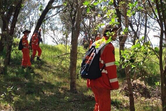 SES and police crews search dunes for father and daughter Eeva Dorendahl and Greg Hutchings