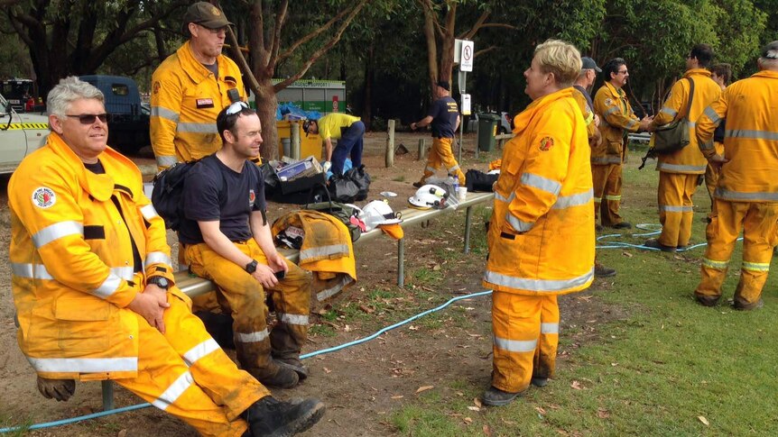 Firefighters at Perth Hills bushfire